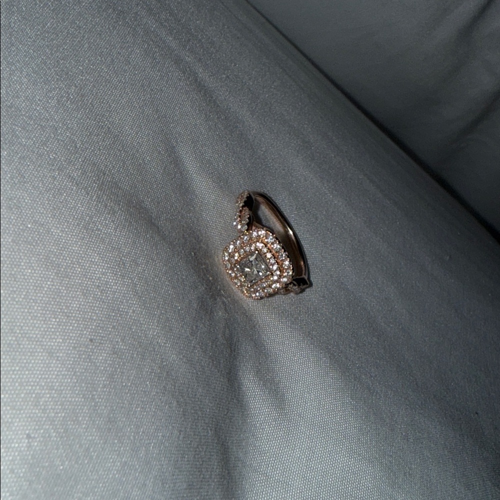 Elegant Gold ring ⚜️